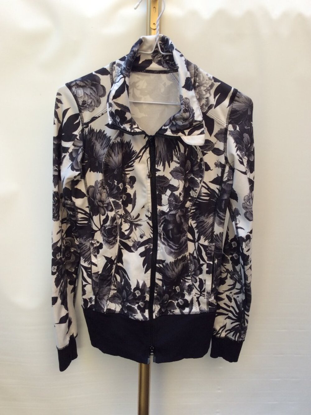 Lululemon Define Jacket Black White Floral Size 4